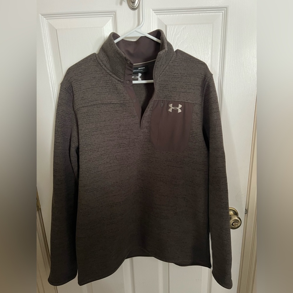Men’s heathered brown Under Armour 3 quarter button fleece.